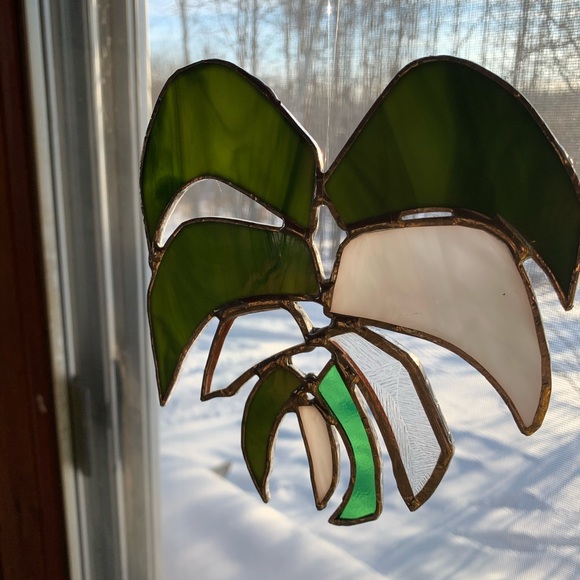 SOLD!  Monstera stained glass suncatcher - Picture 2 of 2